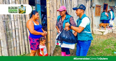 Alcald&iacute;a Ciudadana de Esmeraldas brinda ayuda a familias afectadas por inundaciones