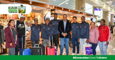 El alcalde Vicko Villac&iacute;s impulsa el sue&ntilde;o internacional de j&oacute;venes futbolistas de la escuela municipal de futbol