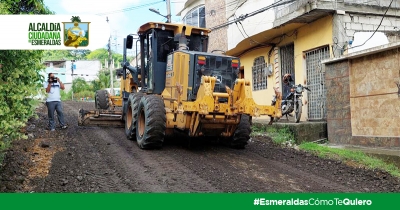 Alcald&iacute;a reconforma calles en barrio La Hortensia